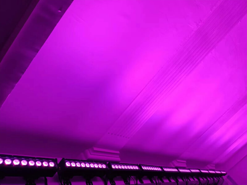 2 英尺像素 9 颗 RGBWAUV 6 合 1 LED 洗墙灯