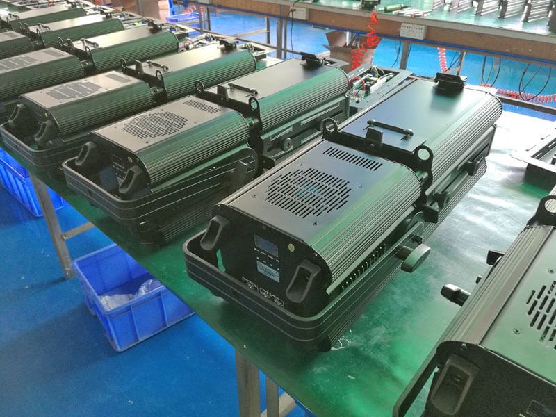200W变焦LED轮廓射灯